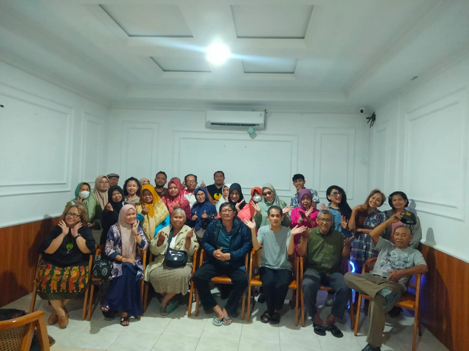 Foto bersama komunitas SBM BISA